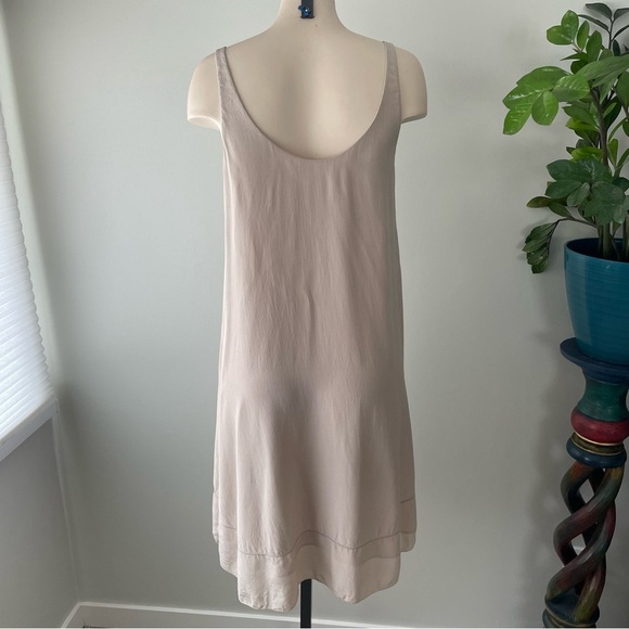 Elegant Cream Lace-Detail Dress - Picture 2 of 7